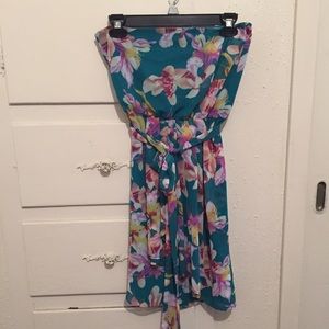 ❌sold! Express dress