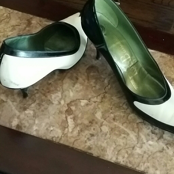 Vintage black and white heels - Picture 4 of 4