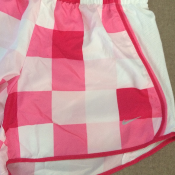 Nike workout shorts - Picture 2 of 2