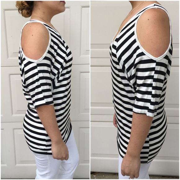 ❗️SALE❗️Cold shoulder tops - Picture 3 of 3