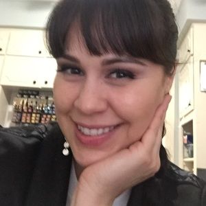 Meet your Posher, Elena