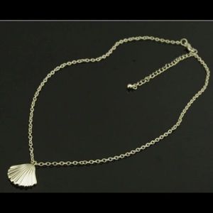 🆕 Under the sea shell necklace in sliver 🐳