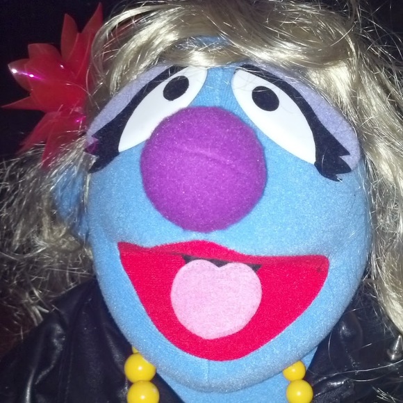 Meet your Posher, Jennifer