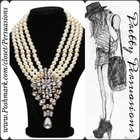SOLD OUT  🌻NWT Pearl & Crystal Statement Necklace - Picture 2 of 3