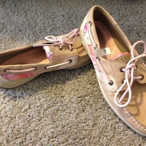 Sperry-pink patterned