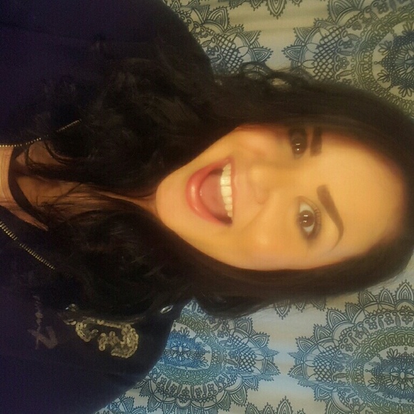 Meet your Posher, Janae - Picture 1 of 1