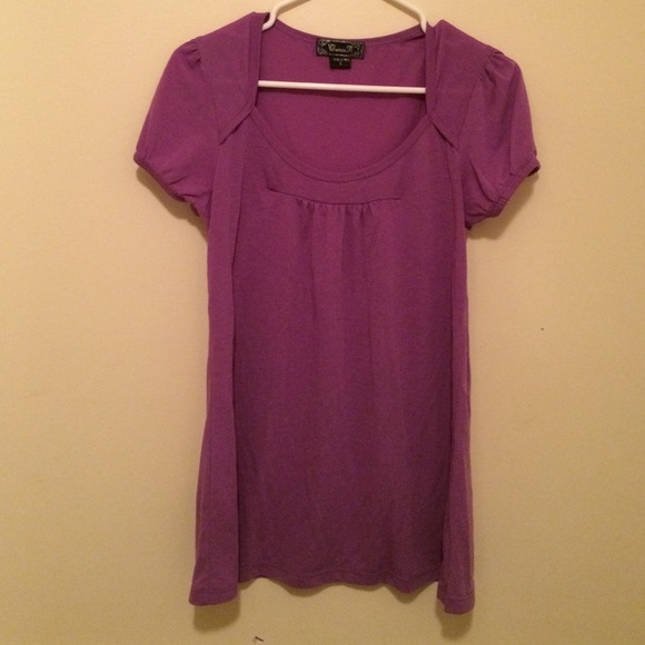 Cute purple top. Size large.