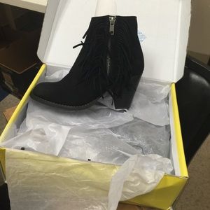 Ankle fringed booties