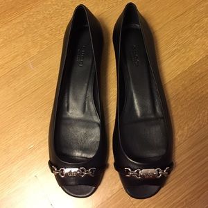 NWT Gucci Nameplate peeptoe flats, UK36 (US6/6.5)