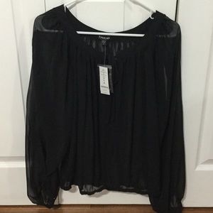 Chiffon blouse w/slit on sleeve