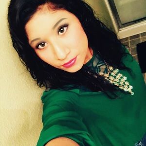 Meet your Posher, Roxana