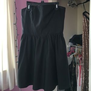 Mimi black dress with pockets