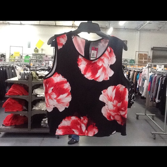 Vince Camuto floral pointe tank sale $44 org $79
