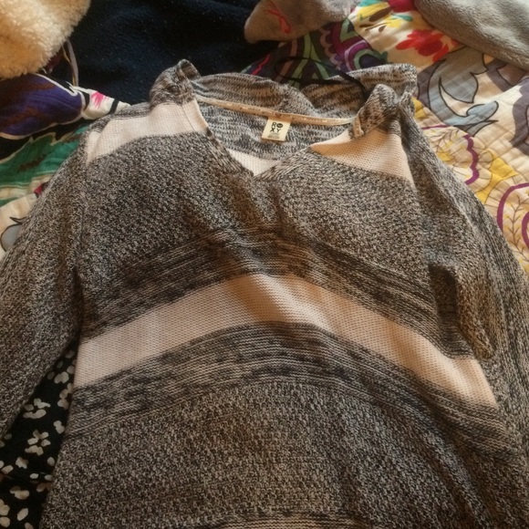 Long sleeve hooded sweater