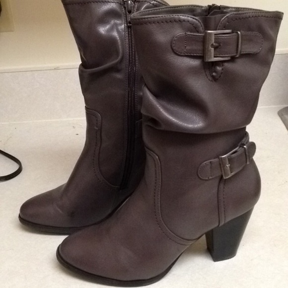 Bass heeled boots