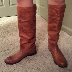 Brown Frye boots.
