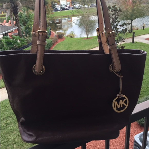 Brown leather Michael Kors Jet Set tote