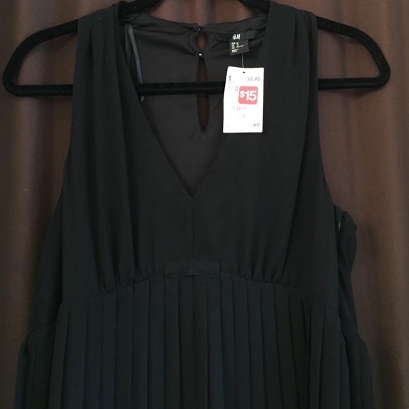NWT Forever 21 Little Black (pleated) Dress