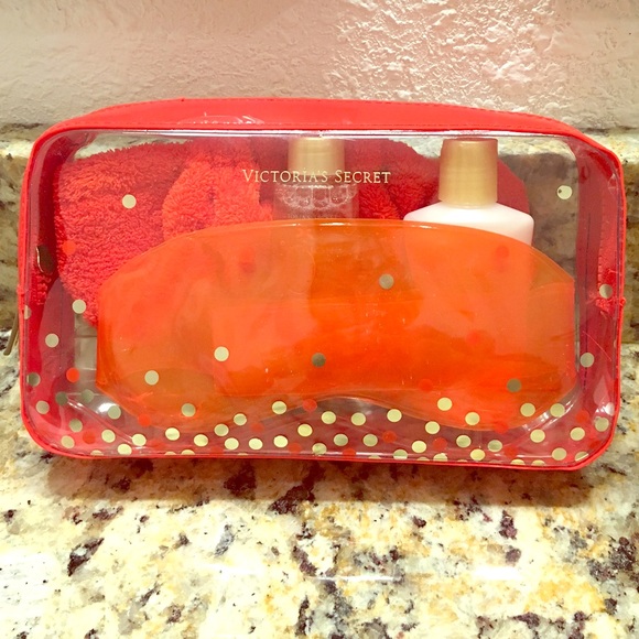 ❗️REDUCED❗️New VS Passion Struck spa set