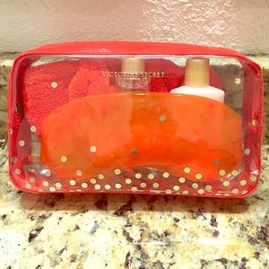 ❗️REDUCED❗️New VS Passion Struck spa set