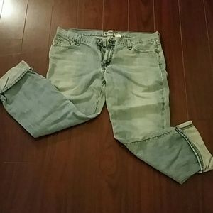 Super comfy Jean capris