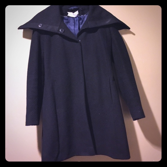 Tahari wool jacket with oversized collar