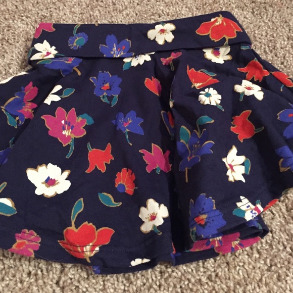 NWT! Floral pattern foldover waist circle skirt