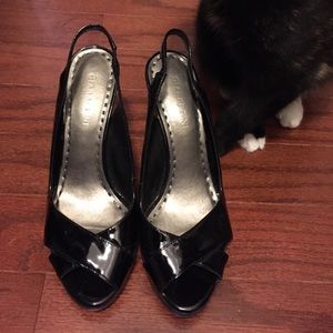 Patent black heel, open toe