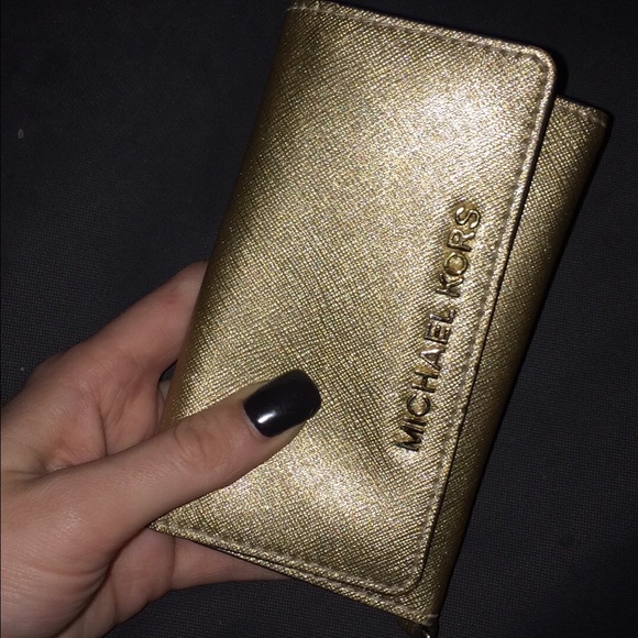 MICHAEL KORS smartphone case/wallet in PALE GOLD