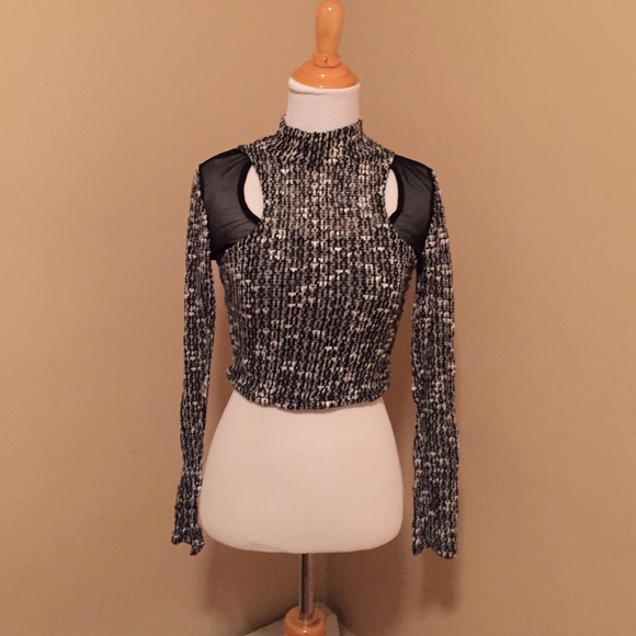 Semi cropped top