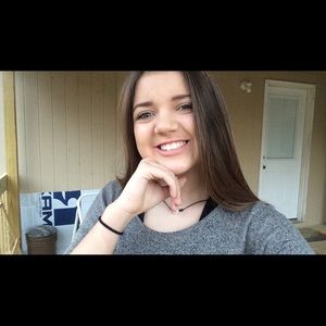 Meet your Posher, Alexis