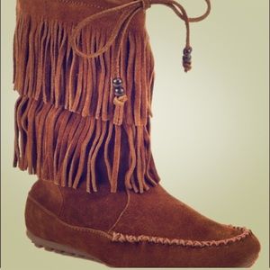 Minnetonka fringe boots