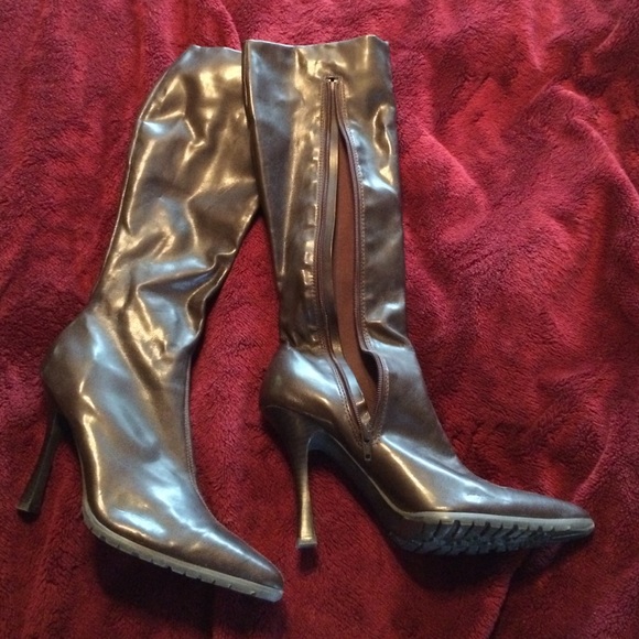 Steve Madden tight fit stiletto boots. Dark brown
