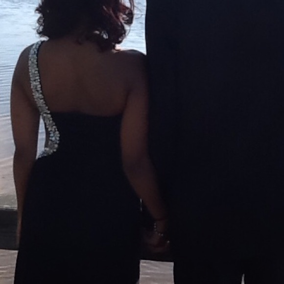 PROM DRESS - Picture 3 of 4