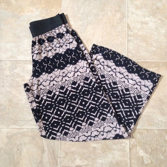 Flared Patterned Leggings