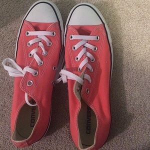Pink low top converse