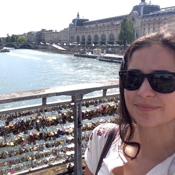 Meet your Posher, Vicki - Picture 3 of 3