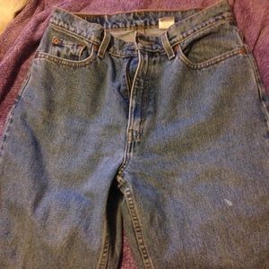 light wash high waisted levi jeans