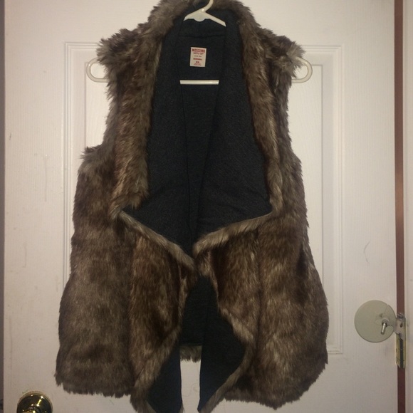 Fur vest