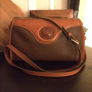 ⭐SALE⭐️VINTAGE DOONEY & BOURKE CROSS BODY TOP ZIP