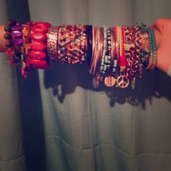 FLASH SALE!!!! Various bracelets!!