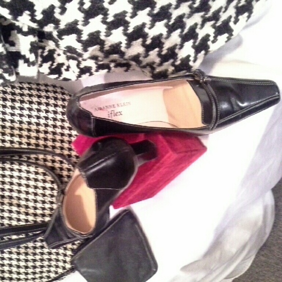 Ann Klein Sz 9 Leather Upper Black Heels