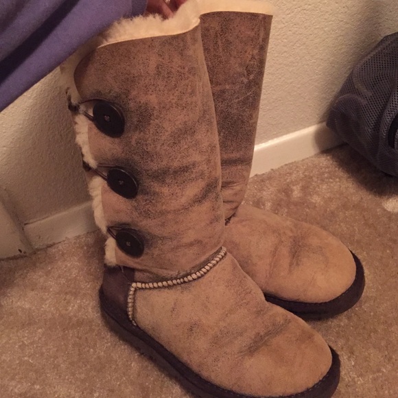 BROWN/RUSTIC UGGS