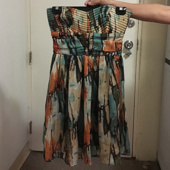 Earthy toned strapless dress