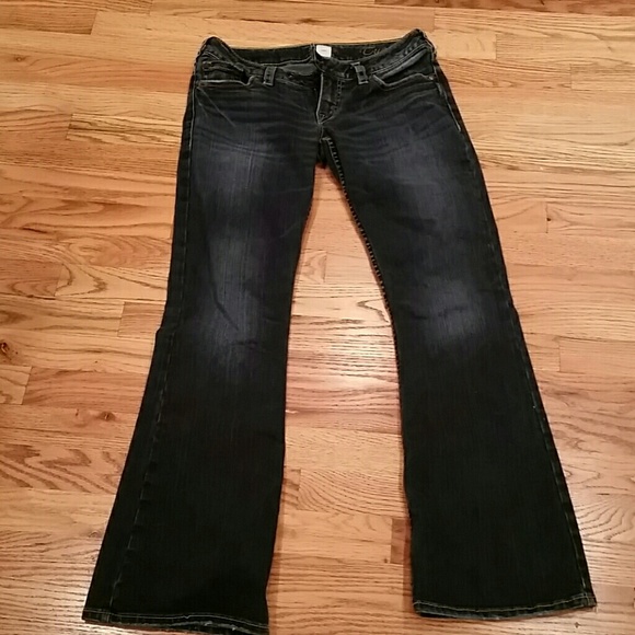 Silver brand jeans size 28 5:31 in great shape