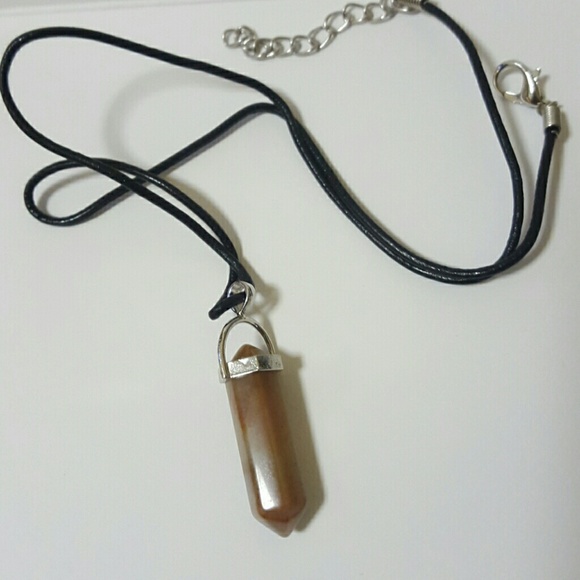Agate gemstone point necklace