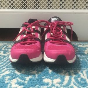 BRAND NEW Nike Zoom Elite sneakers!