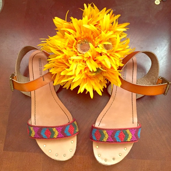 🌻Sandals (SOLD!)