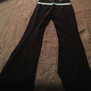 Lululemon size 6 groove pant