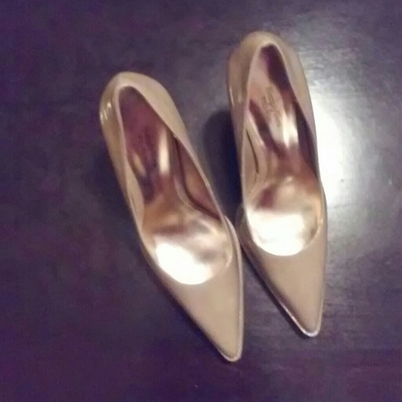 Simply Vera by Vera Wan pumps